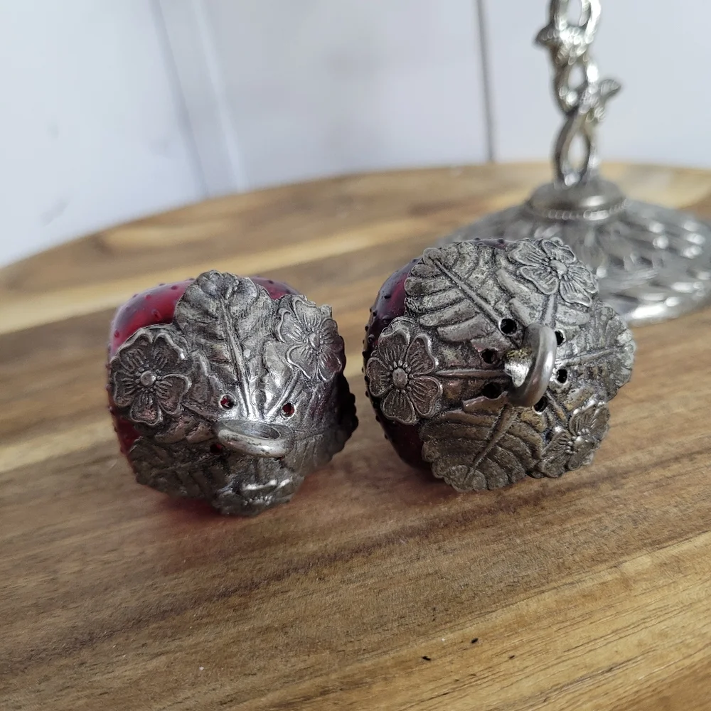 Vintage Silver Strawberry Glowing Salt And Pepper - Picture 4 of 6
